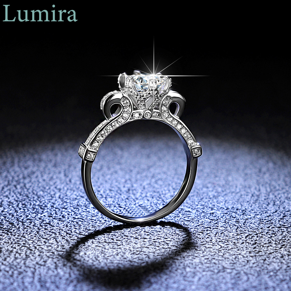 แหวนโมอิสซาไนต์ทรงดอกไม้ 6 ก้า - Moissanite Engagement Ring 1 Carat บทวิจารณ์และราคา