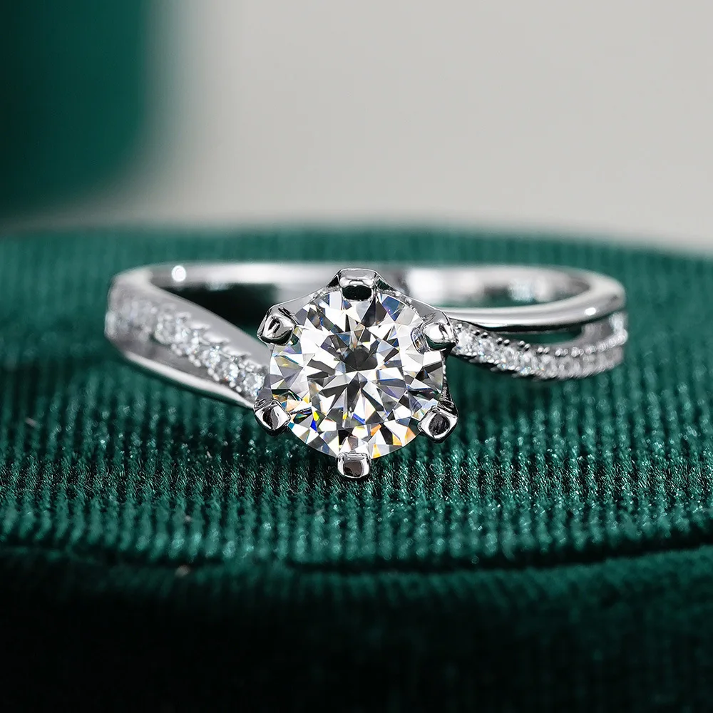 แหวนเพชรโมอิสซาไนท์ Lumira ดีไ - Moissanite Engagement Ring 1 Carat บทวิจารณ์และราคา